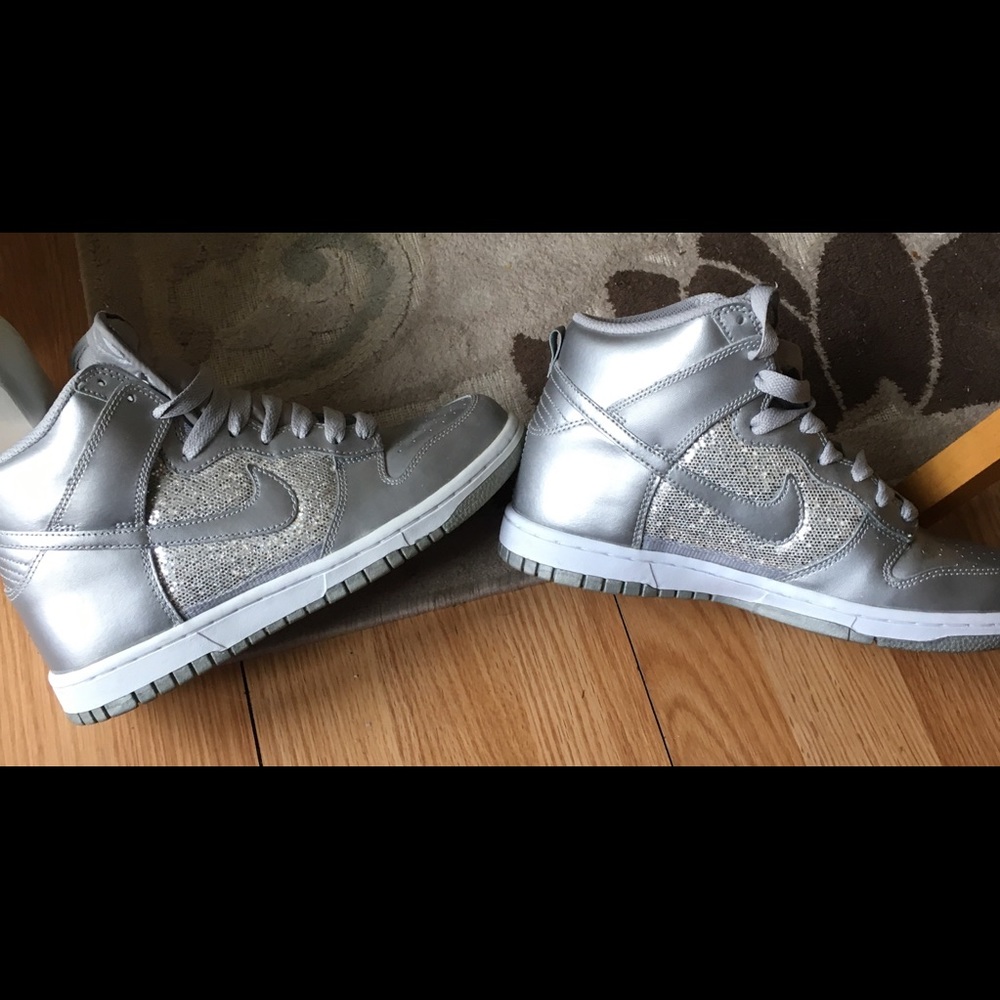 Nike Glitter Hightop Sneakers Size 7